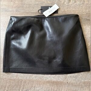 Aritzia Deity faux leather skort *BNWT*